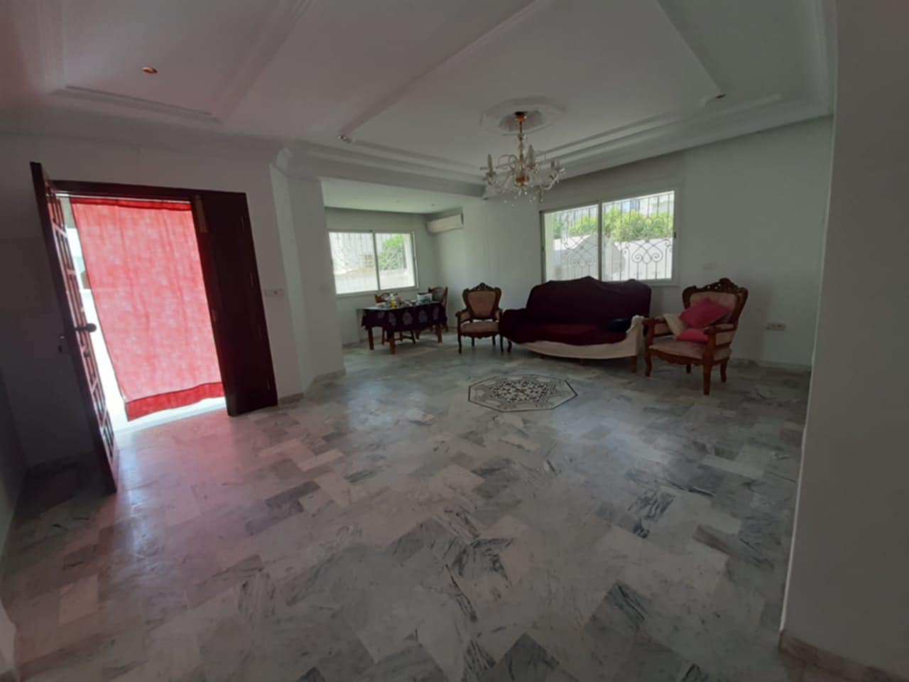 La Marsa El Aouina Location Appart. 4 pices Rez de chausse de villa prs de tlcom
