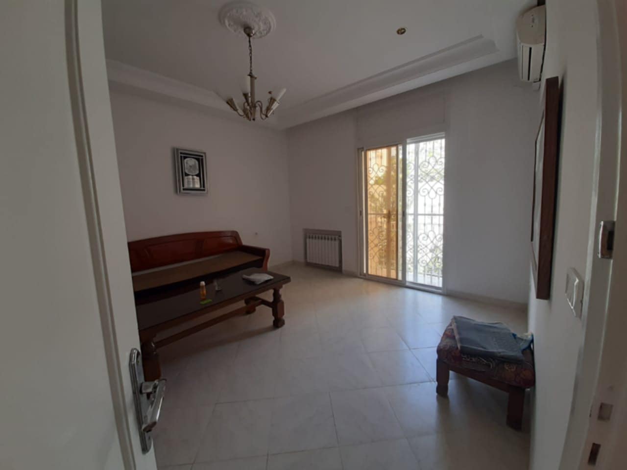 La Marsa El Aouina Location Appart. 4 pices Rez de chausse de villa prs de tlcom