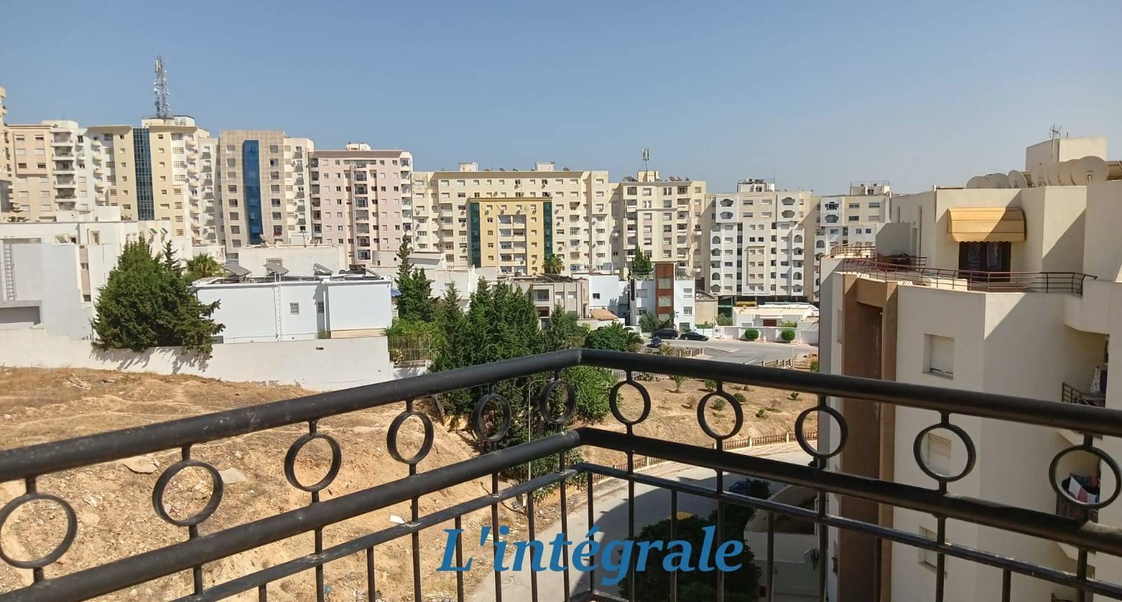 Ariana Ville Cite Ennasr 2 Location Appart. 4 pices Bel appartement s3 meubl