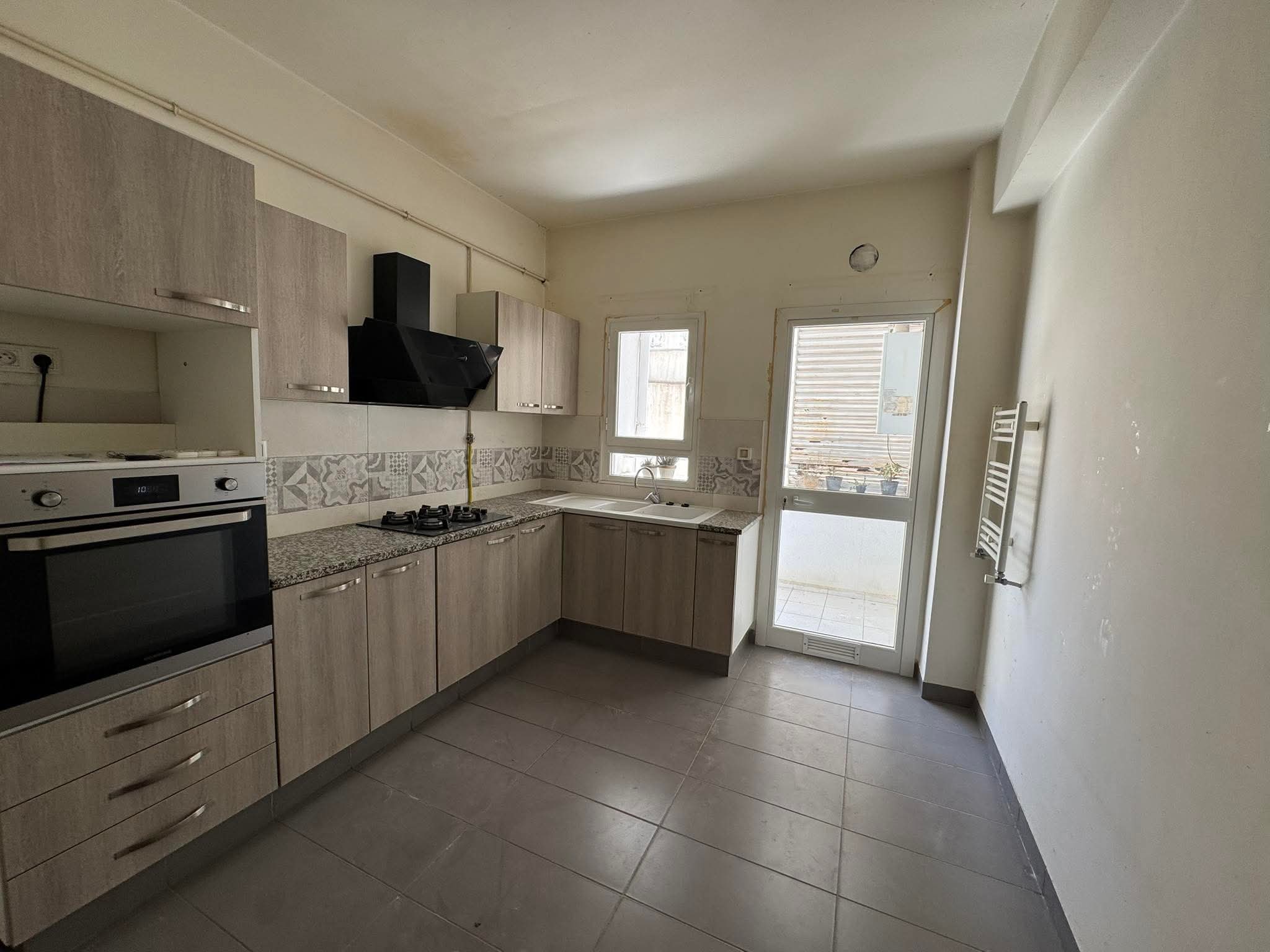 El Menzah El Menzah 9 Location Appart. 3 pices S2 1500d menzah 9c