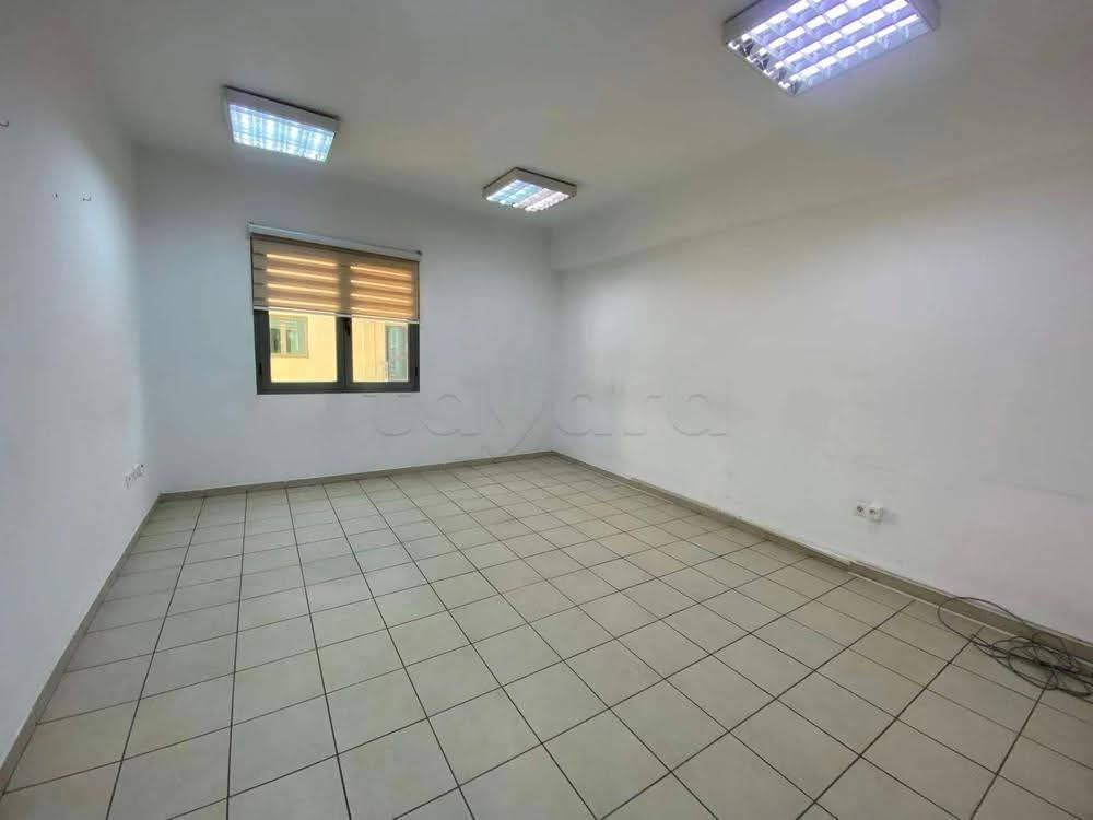 Cite El Khadra Zone urbaine nord Bureaux & Commerces Bureau Bureau h3 zone urbain nord 1900d