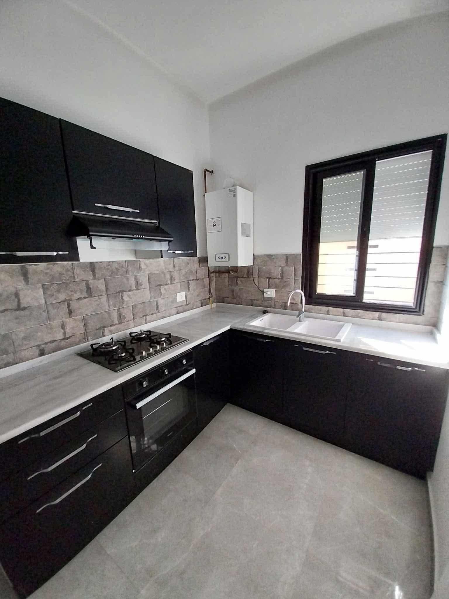 Ariana Ville Riadh Landlous Location Appart. 4 pices S3 rdc 1300d riadh andalous