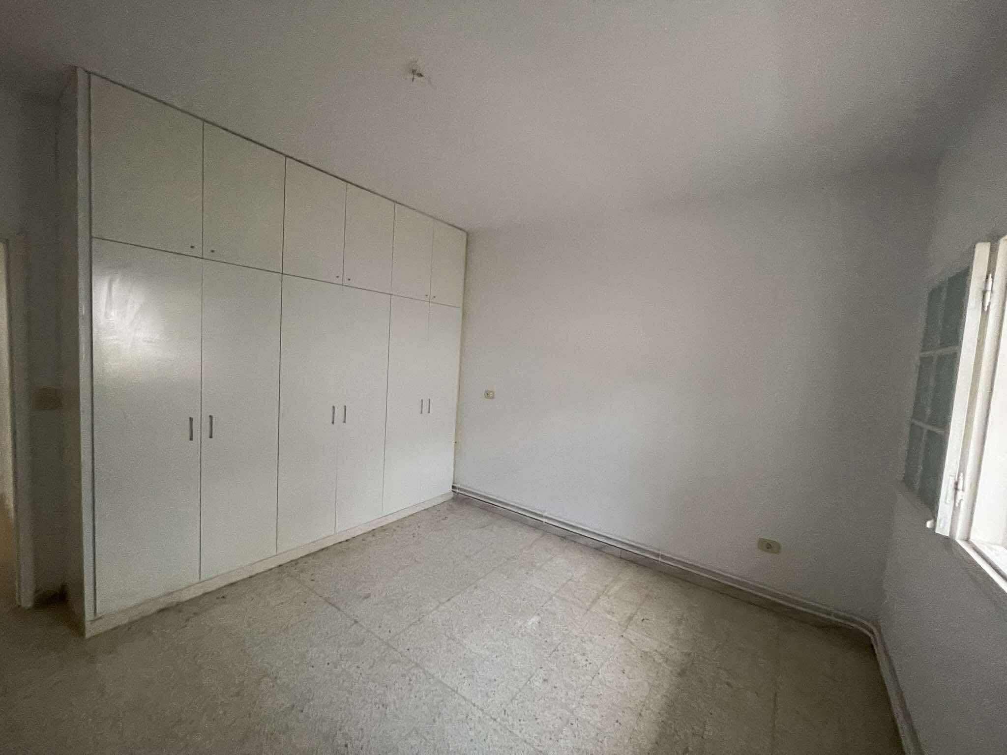 Ariana Ville Cite Ennasr 1 Location Appart. 4 pices Rdc de villa s3 1250 a ennasr 1