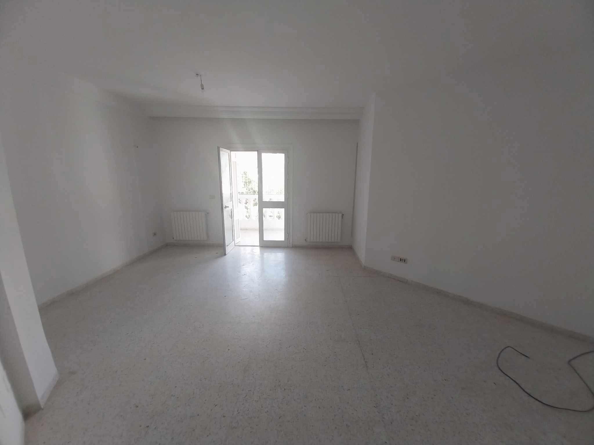 Ariana Ville Riadh Landlous Location Appart. 5 pices+ S4 1000d riadh andalous