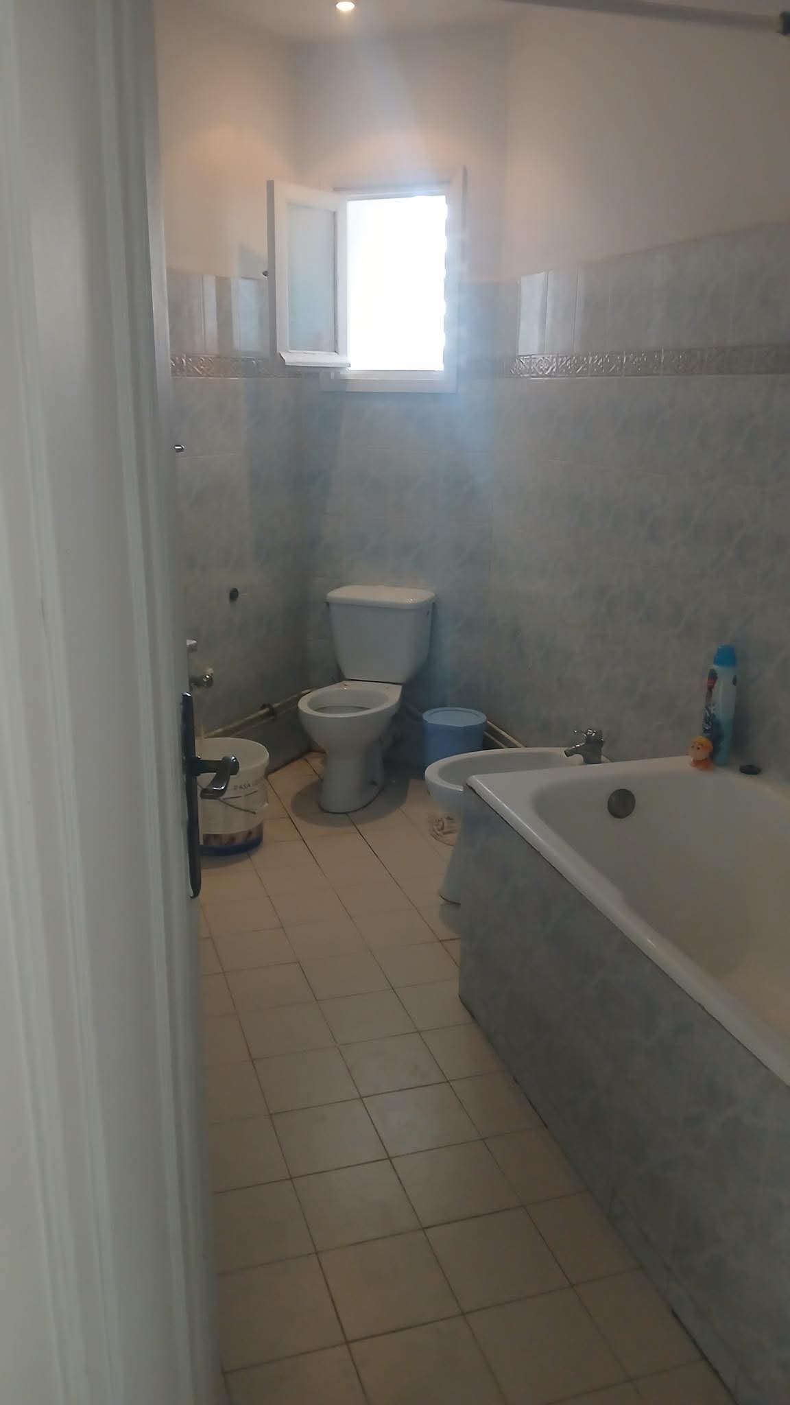 Ariana Ville Riadh Landlous Location Appart. 5 pices+ S4 1000d riadh andalous