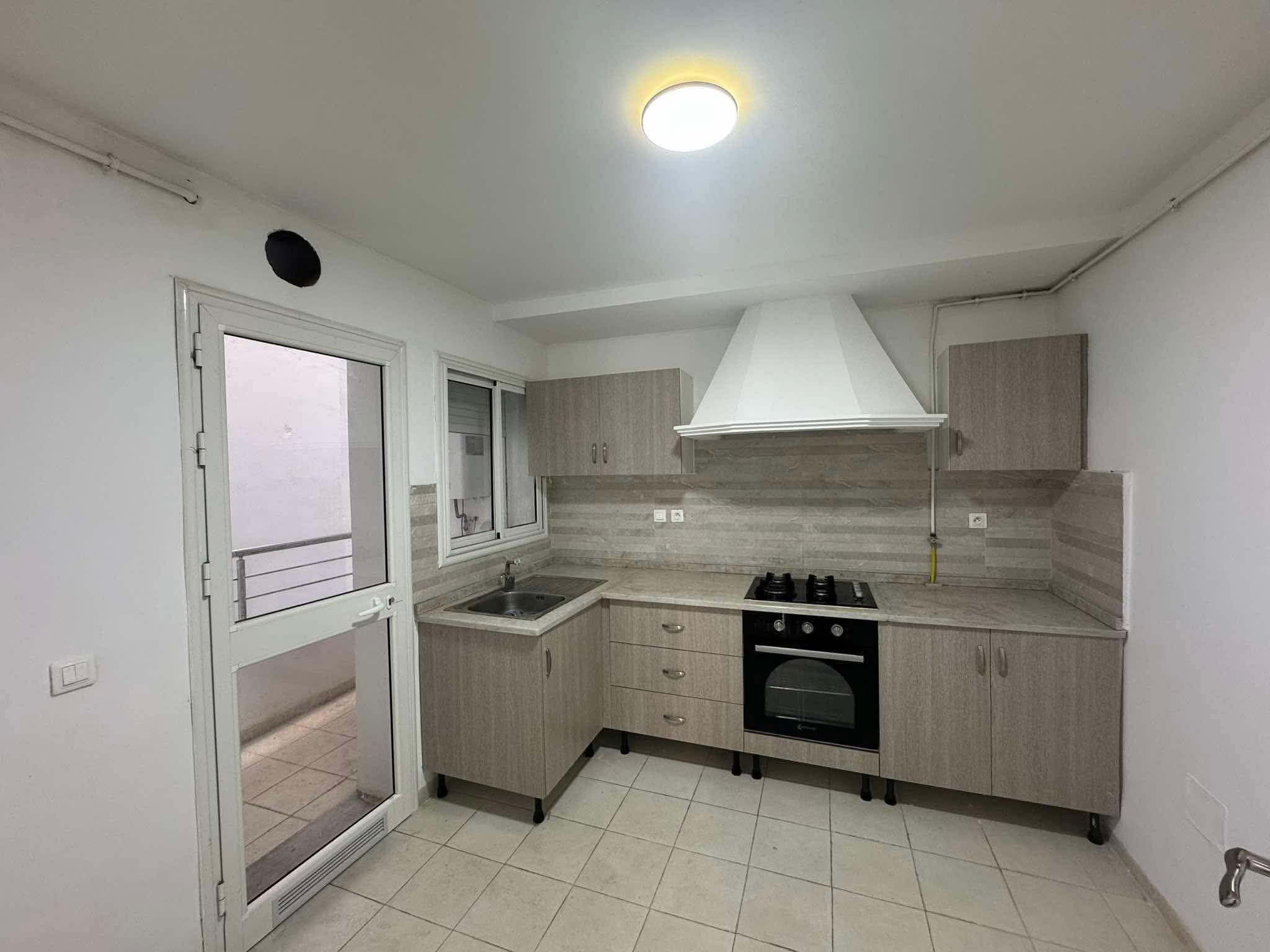 Ariana Ville Riadh Landlous Location Appart. 3 pices S2 1350 d riadh andalous