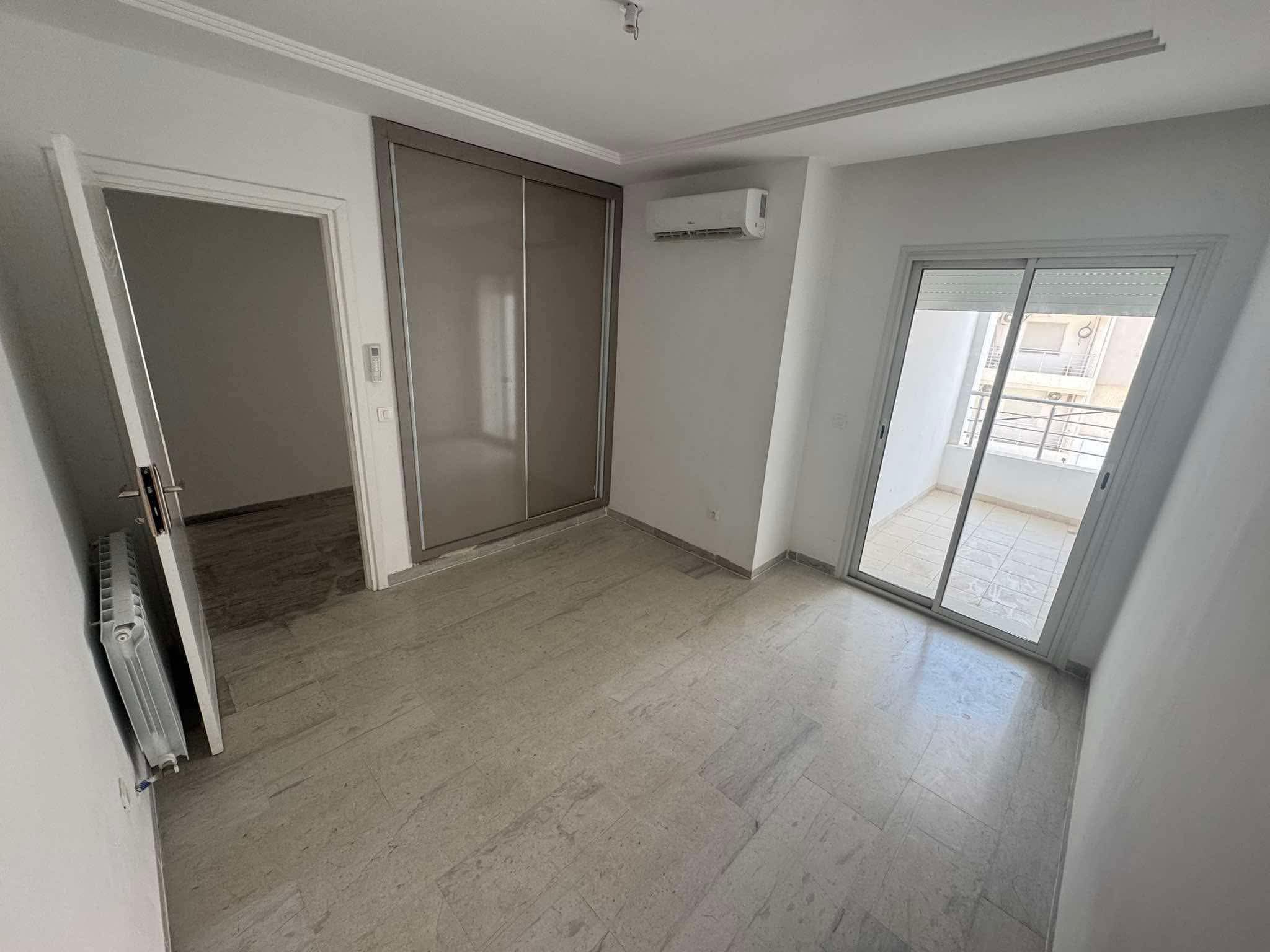 Ariana Ville Riadh Landlous Location Appart. 3 pices S2 1350 d riadh andalous