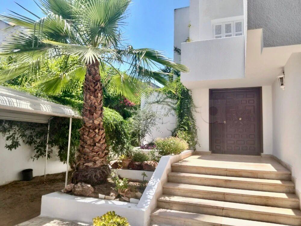 El Menzah El Manar 2 Location Maisons Villa s4 avec jardin  manar