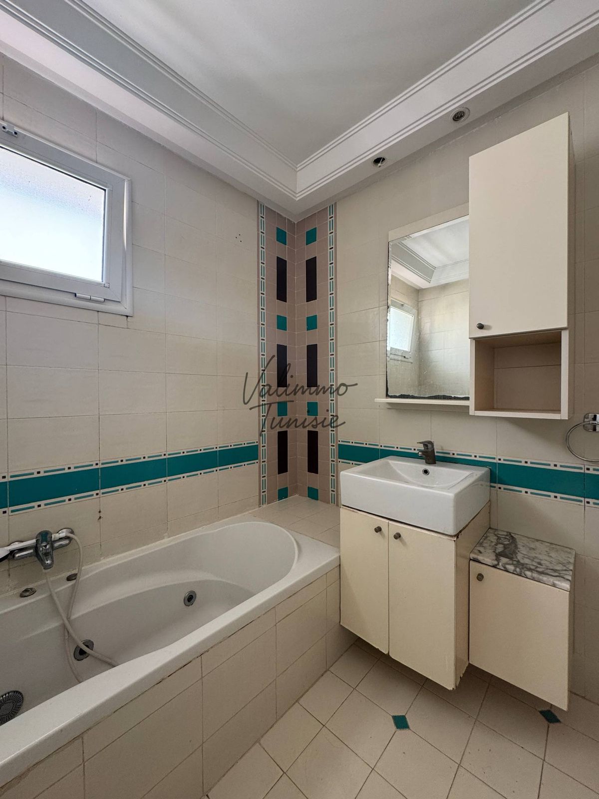 Mnihla Jardins d'el Menzah Location Appart. 4 pices Appartement s3  jadin d'el menzah 2