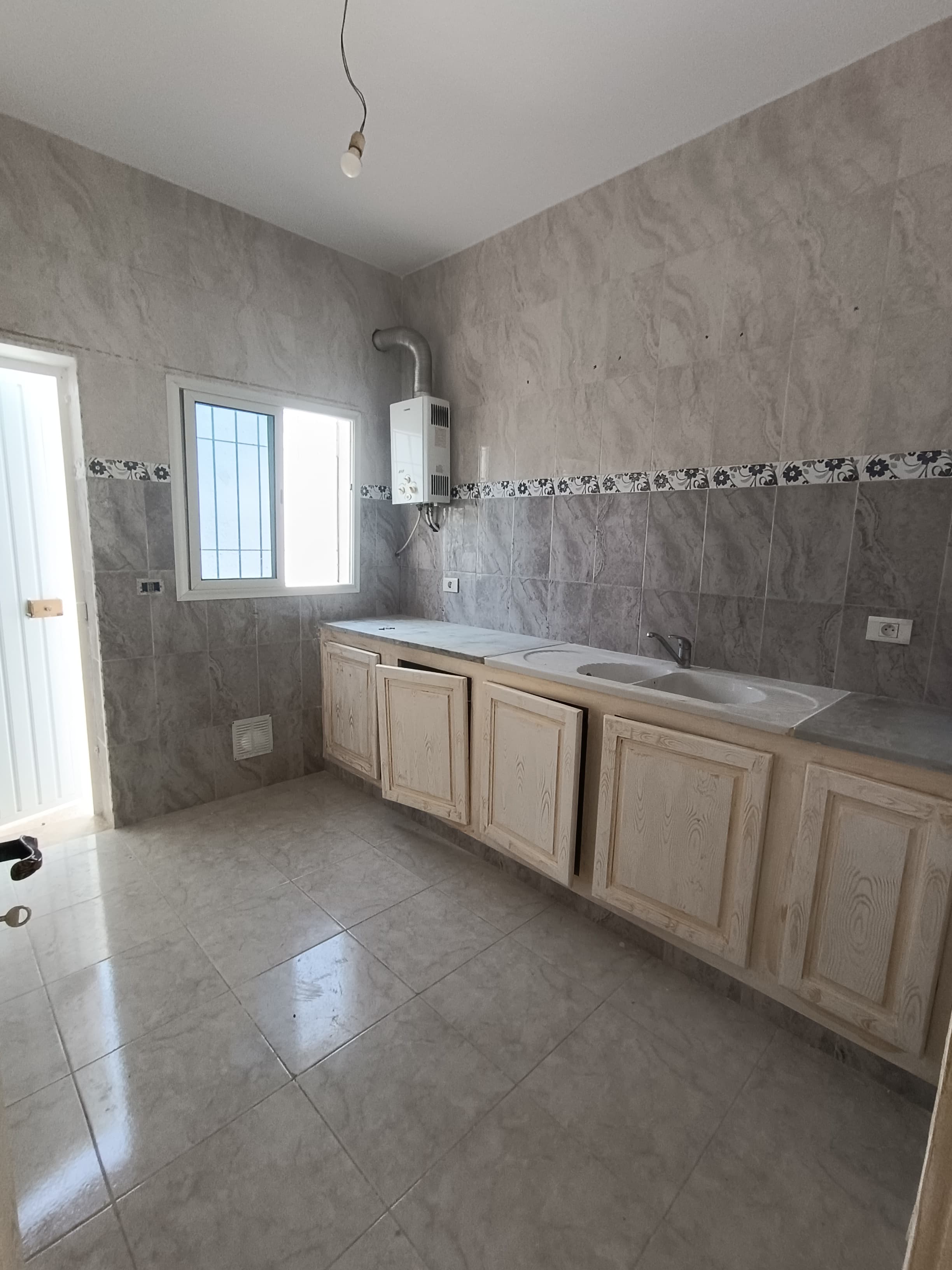 La Marsa El Aouina Location Appart. 1 pice Appt s plus 1 a l'aouina