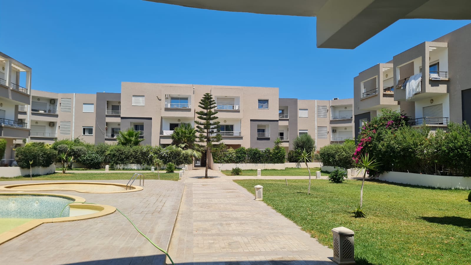 Ain Zaghouan Jardins de Carthage Location Appart. 3 pices For rent tage au jardins de carthage 3 chambre