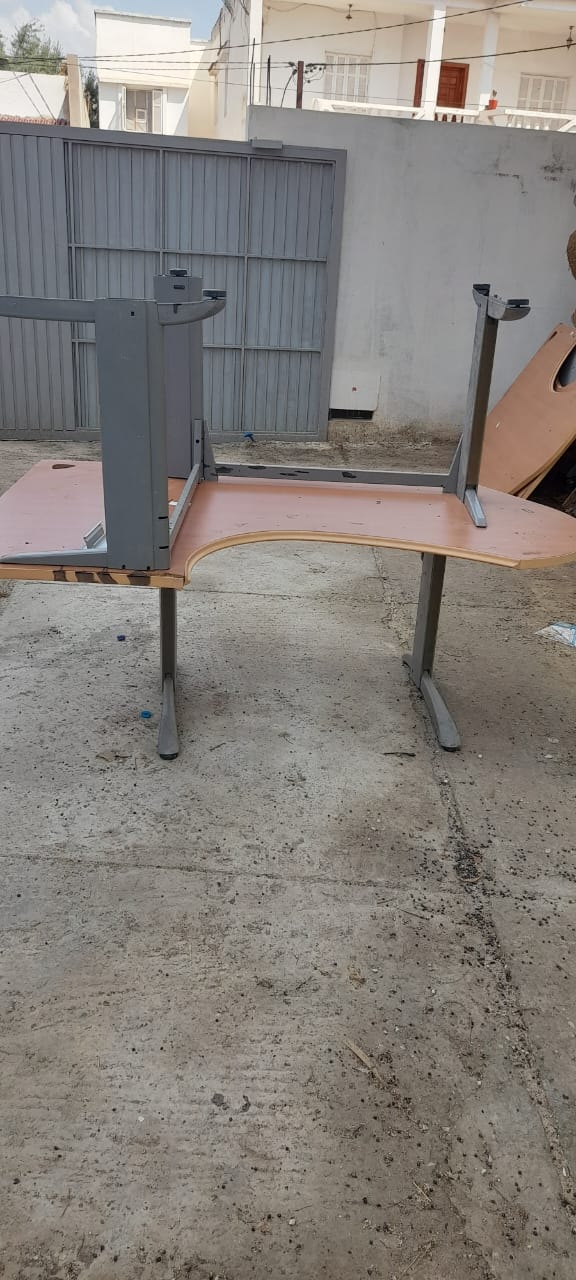 Ben Arous Ben Arous Meubles de bureau Bureaux - Tables Meubles de bureaux