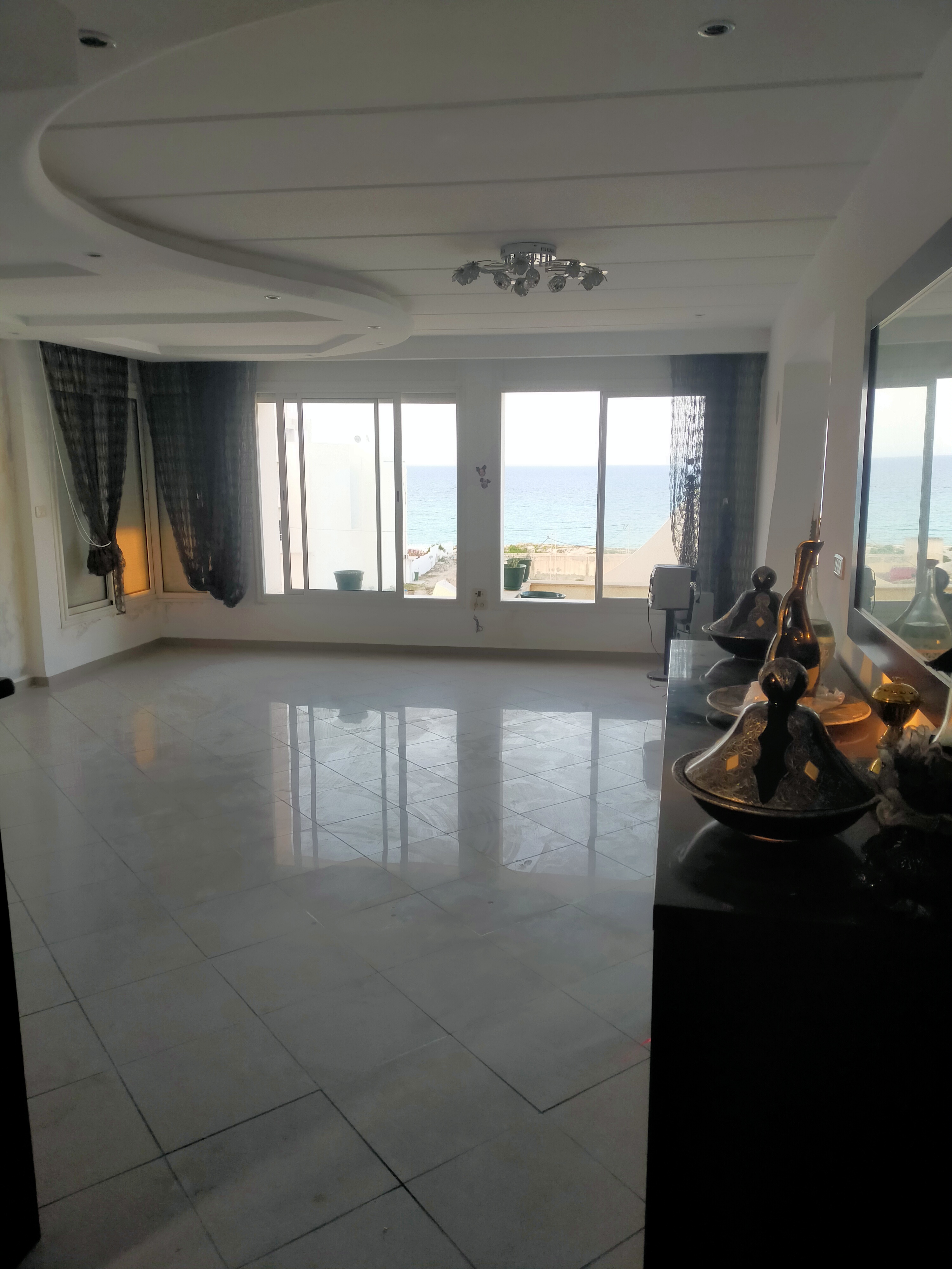 Ksour Essaf Salakta Location vacances Appart. 2 pices Bel appart pied ds l'eau climatis salakta mahdia