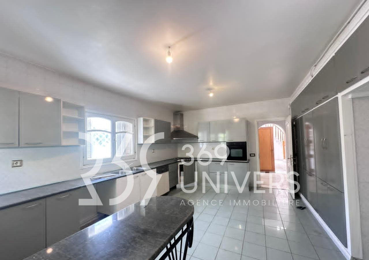 La Marsa Gammart Location Maisons Villa avec jardin  gammarth ref rh159