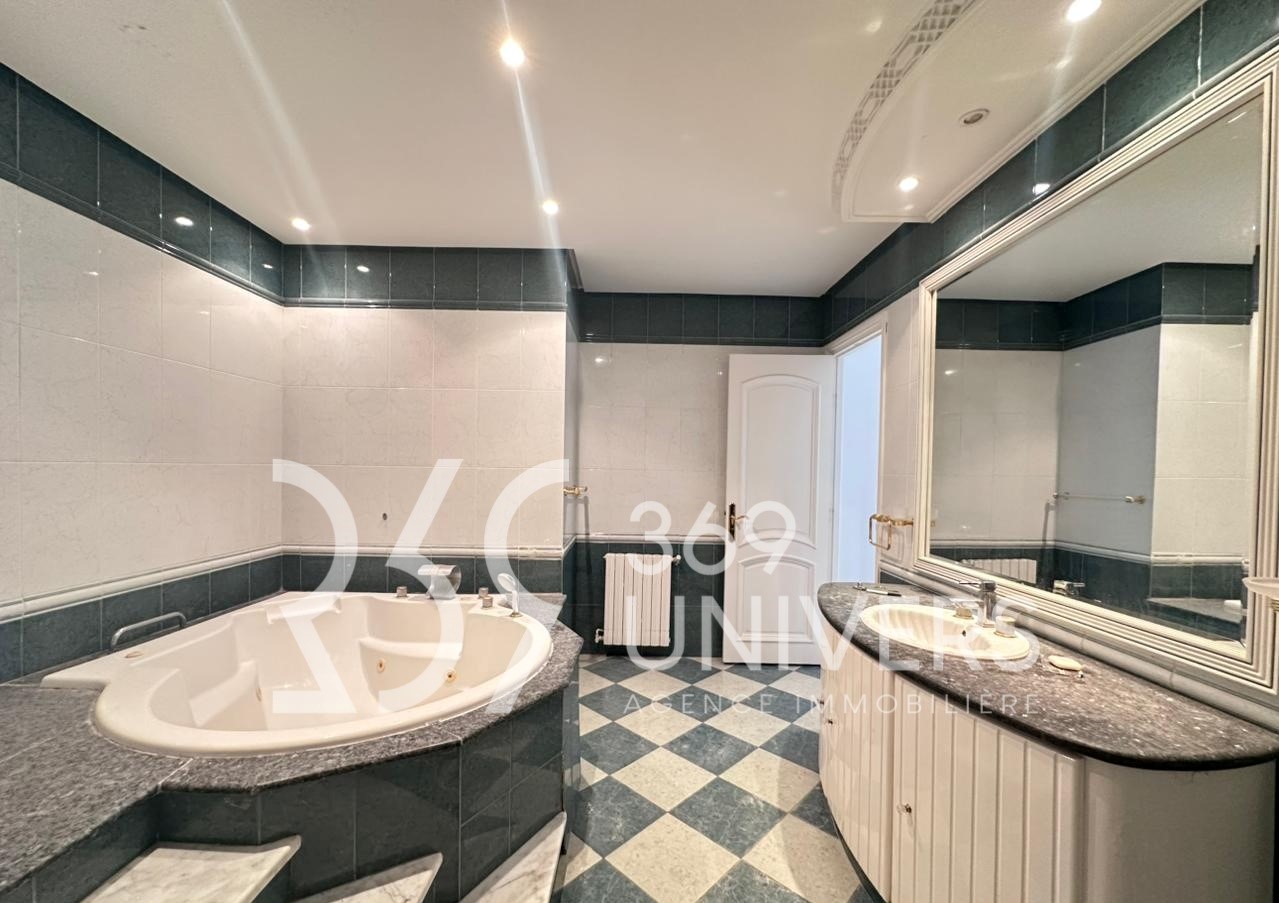 La Marsa Gammart Location Maisons Villa avec jardin  gammarth ref rh159
