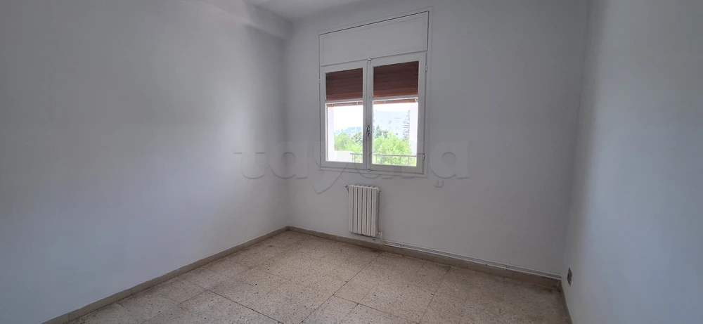 El Menzah El Menzah 9 Location Appart. 4 pices Appart 1r tage s3 situ  menzah 9