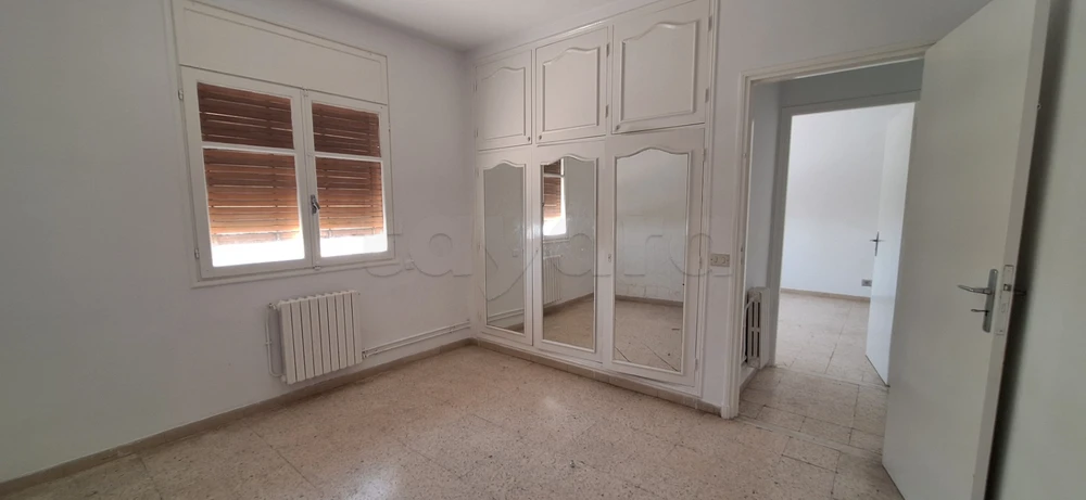 El Menzah El Menzah 9 Location Appart. 4 pices Appart 1r tage s3 situ  menzah 9