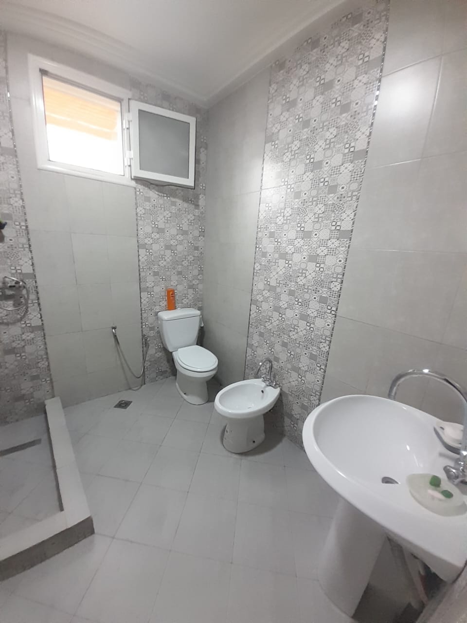 Bou Mhel El Bassatine Bou Mhel Vente Appart. 3 pices Une maison s3 cot vital boumhal