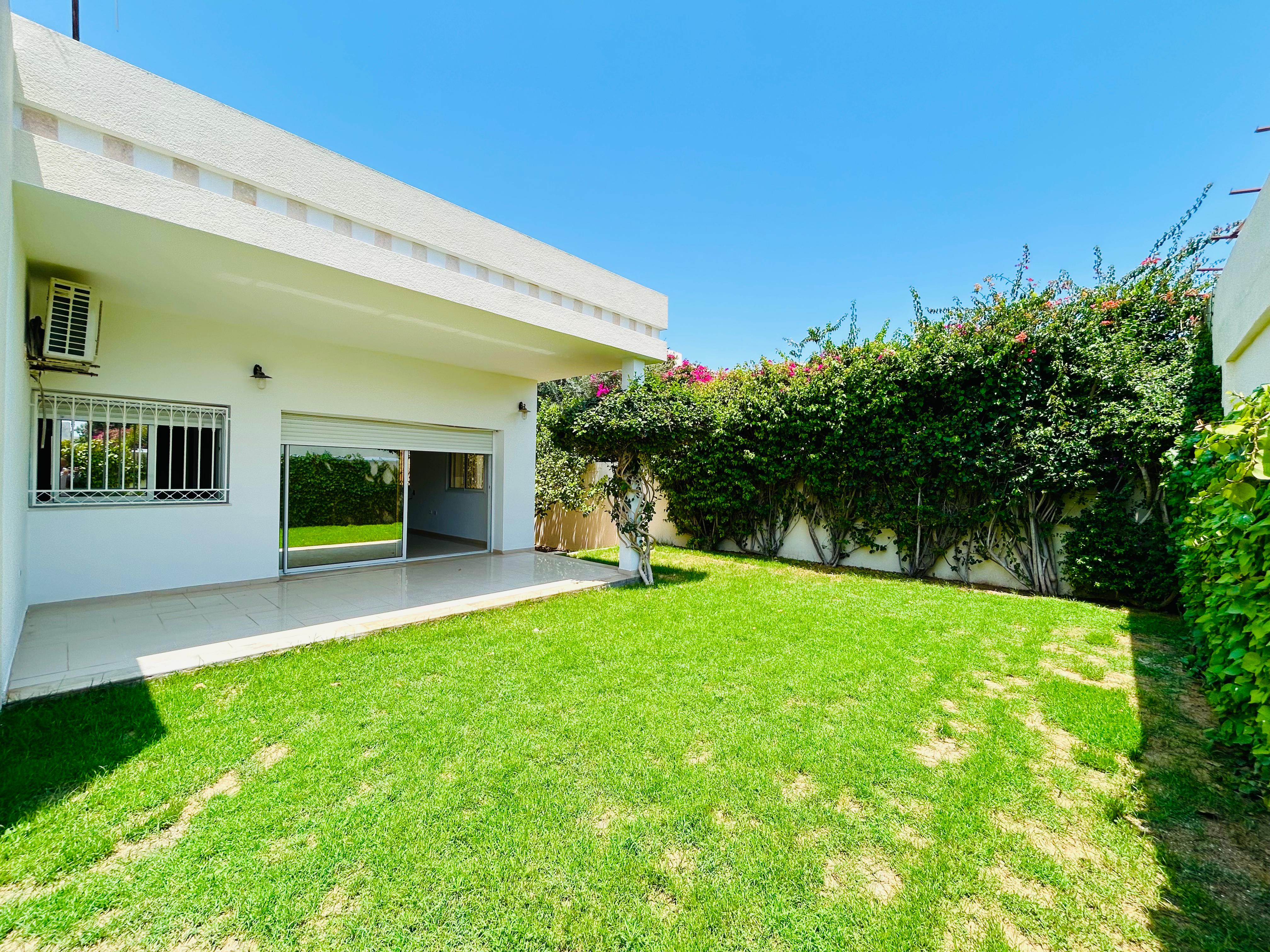 La Soukra La Soukra Location Maisons Villa plain pieds s5 avec jardin  la soukra