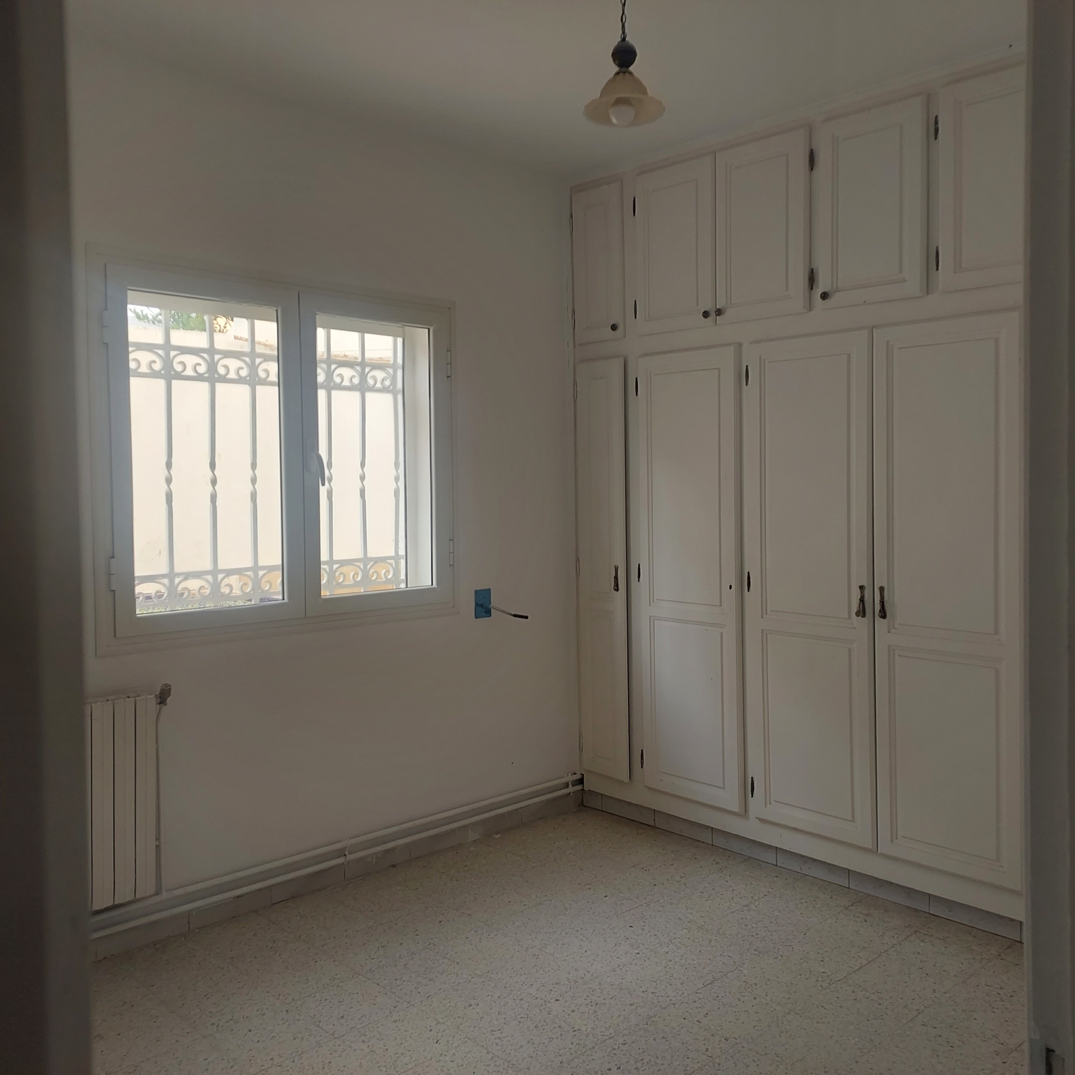 Ariana Ville Cite Ennasr 1 Location Appart. 3 pices Villa s 3 au rezdechausse ac entre indpendante