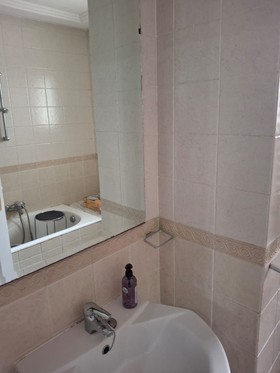 Ariana Ville El Menzah 7 Location Appart. 4 pices Grand appartement meubl