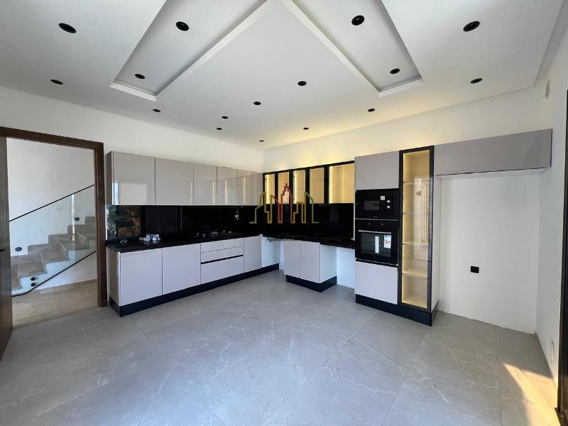 Hammamet Hammamet Vente Appart. 5 pices+ V548 villa caramel