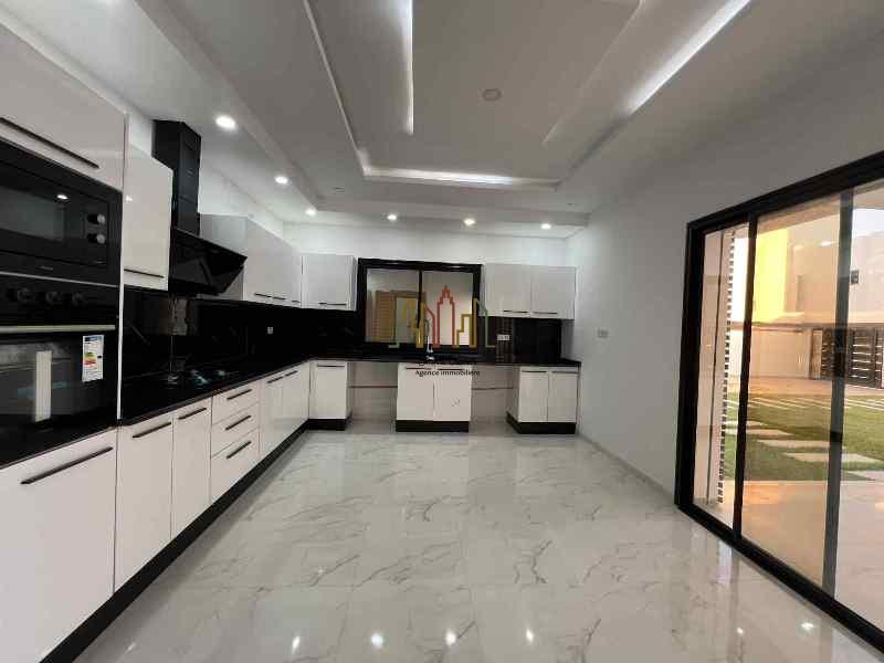 Hammamet Hammamet Vente Appart. 5 pices+ V563 villa versace