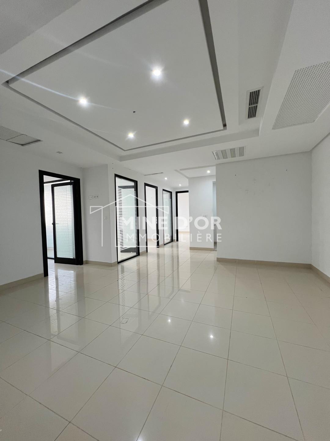 Bab Bhar Montplaisir Bureaux & Commerces Bureau Al bureau en 4 espaces hts  monplaisir