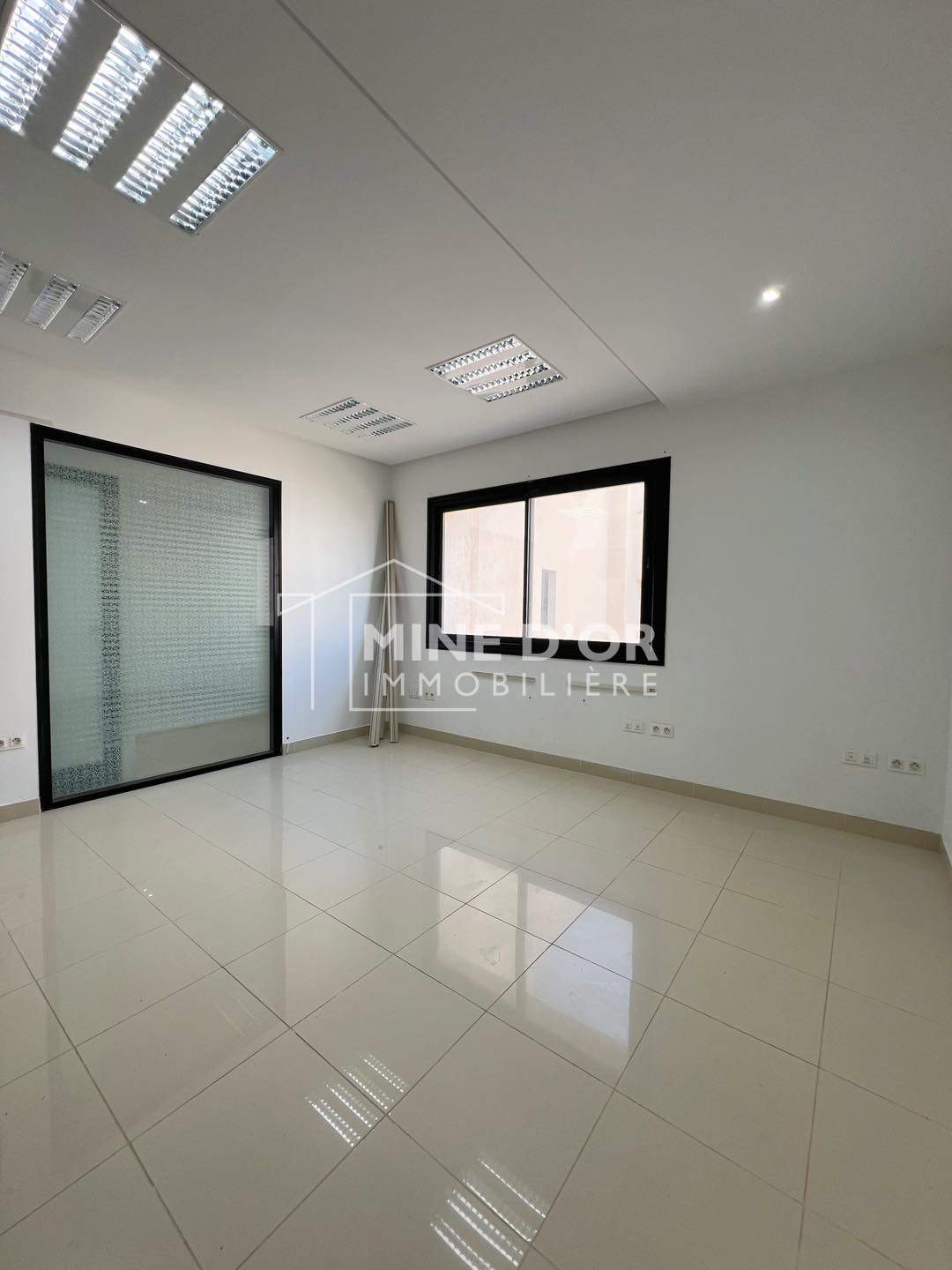 Bab Bhar Montplaisir Bureaux & Commerces Bureau Al bureau en 4 espaces hts  monplaisir