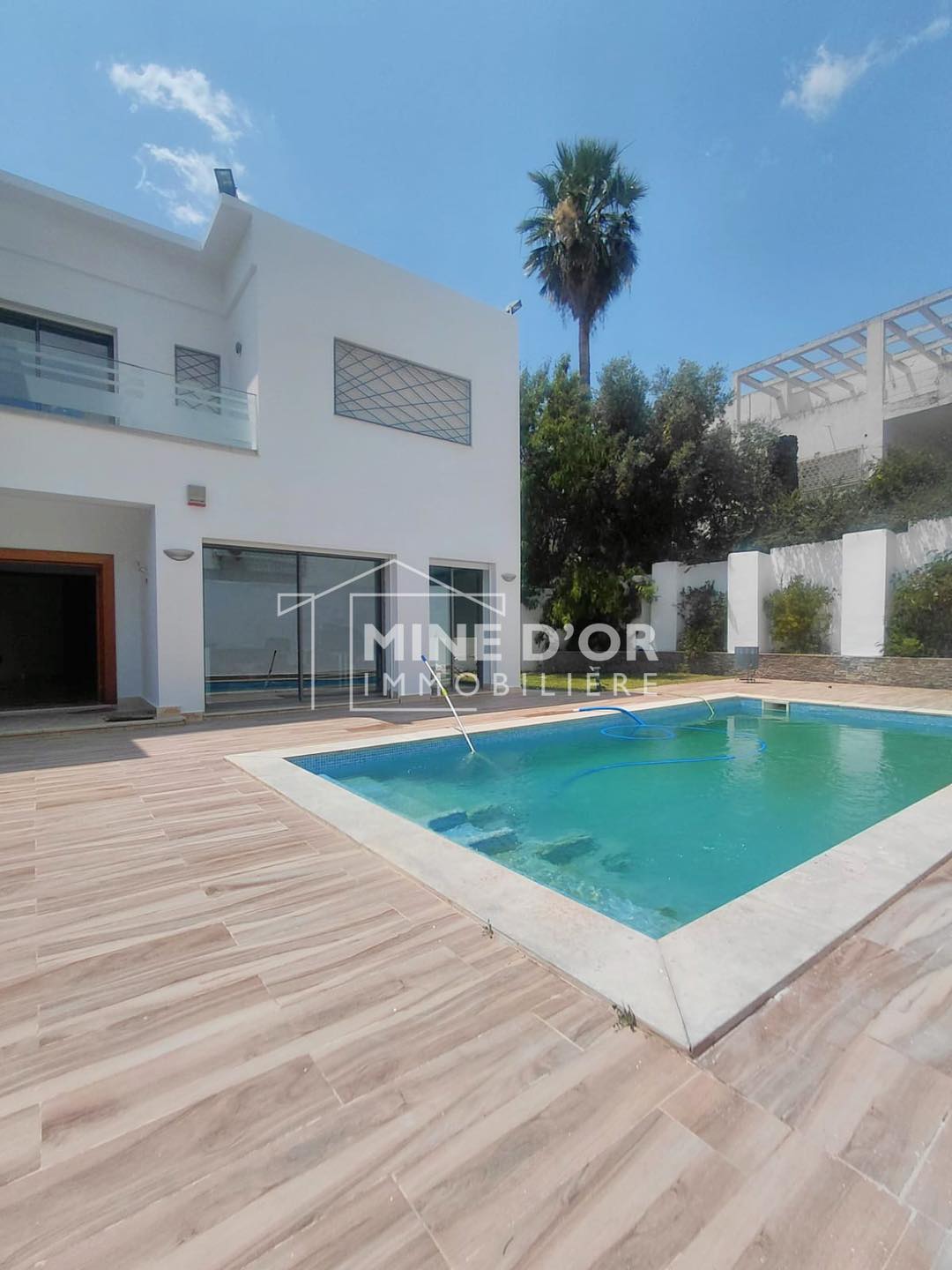 El Menzah El Menzah 1 Location Maisons Villa avec piscine et jardin a menzah 1