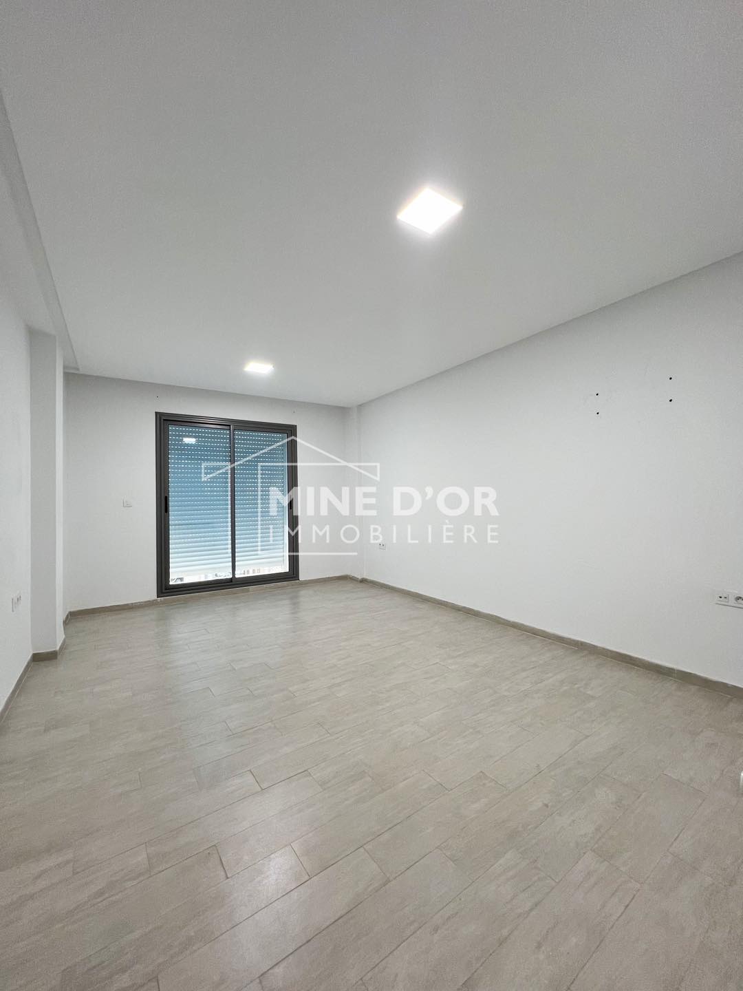Bab Bhar Montplaisir Bureaux & Commerces Bureau Al bureau hts au coeur de monplaisir