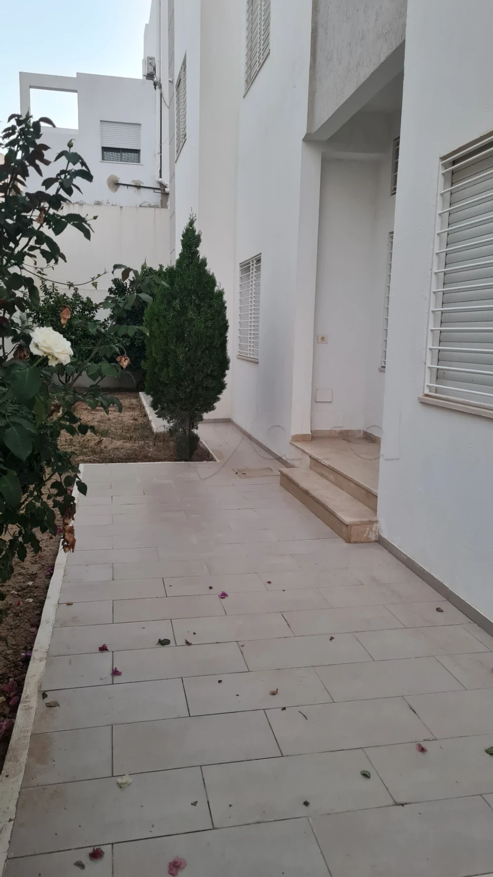 El Menzah El Manar 1 Location Appart. 2 pices Rez de chausse s2 manar 1