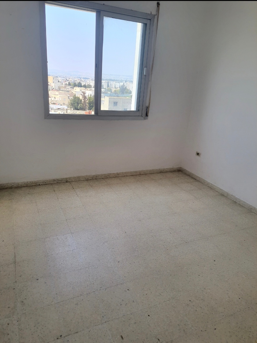 El Menzah El Manar 1 Location Appart. 2 pices S1 ct cole prive hannibal