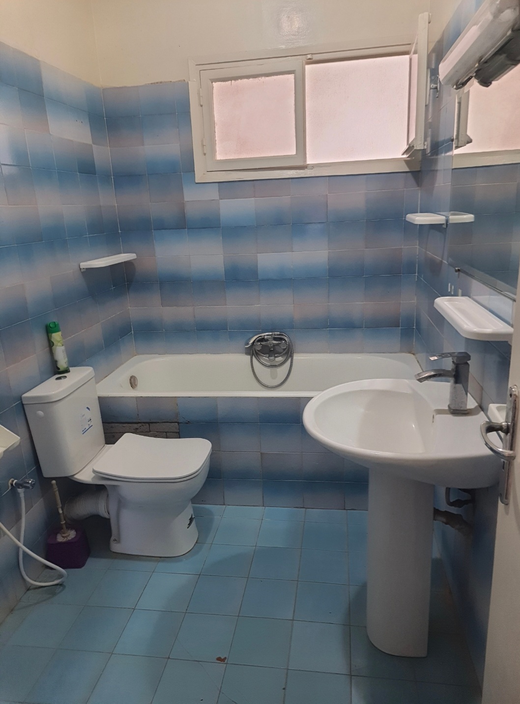 El Menzah El Manar 1 Location Appart. 3 pices Appartement s3 ct monoprix