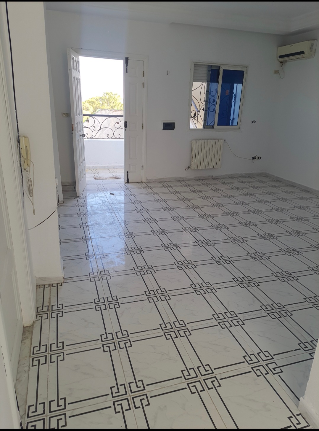 El Menzah El Manar 1 Location Appart. 2 pices Etage de villa ct cole hannibal
