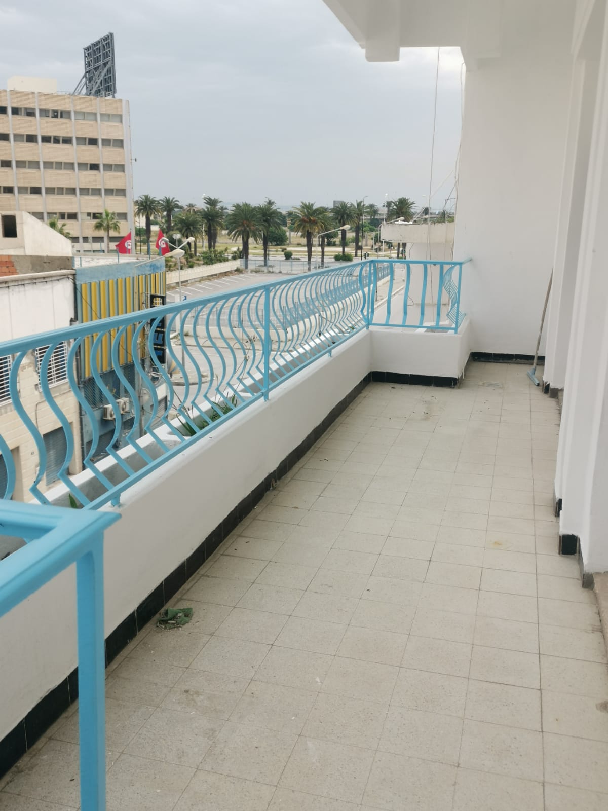 Bab Bhar Montplaisir Location Appart. 5 pices+ Appartement idal pour usage bureautique