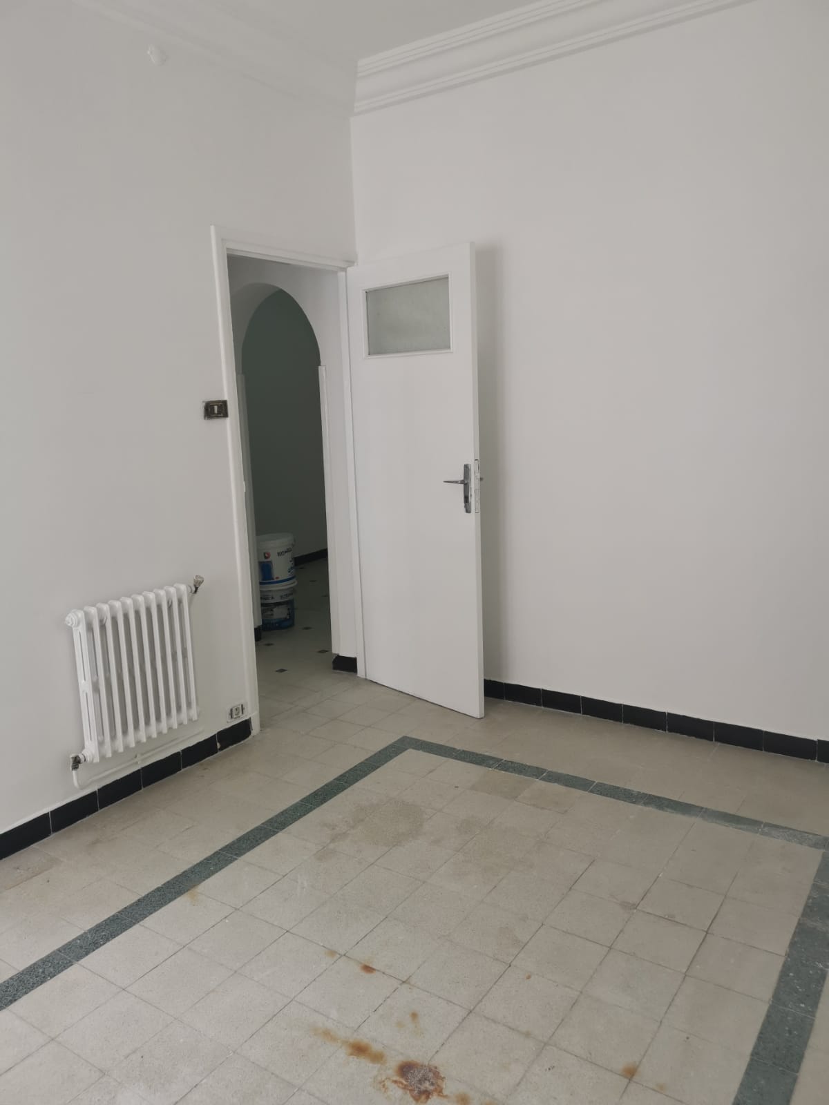 Bab Bhar Montplaisir Location Appart. 5 pices+ Appartement idal pour usage bureautique