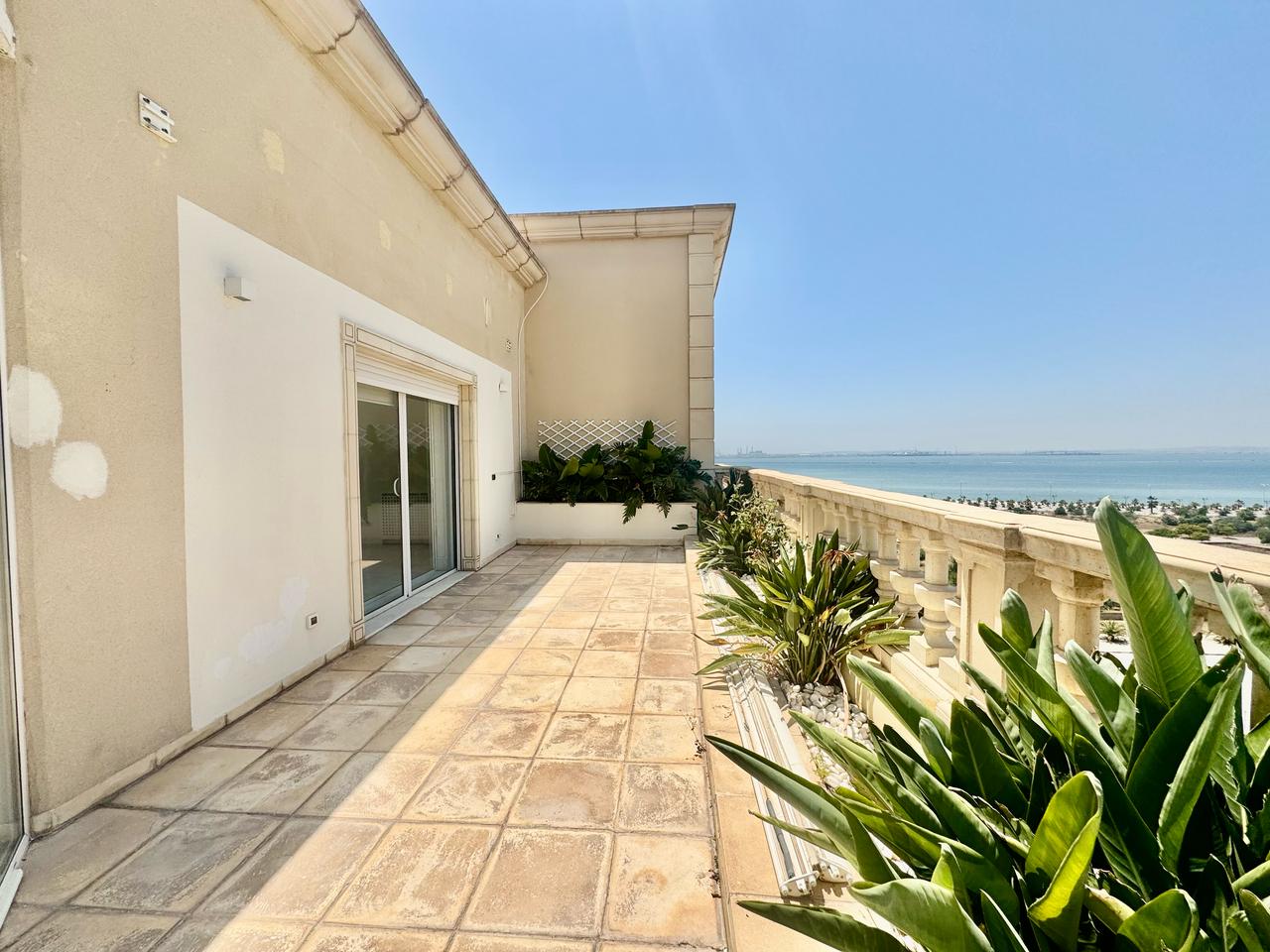 La Marsa Berge Du Lac Location Appart. 5 pices+ Penthouse avec piscine  au lac 2