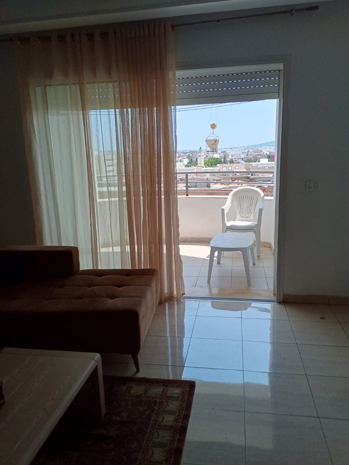 La Soukra La Soukra Location Appart. 4 pices S3 meubk  cit wahatt