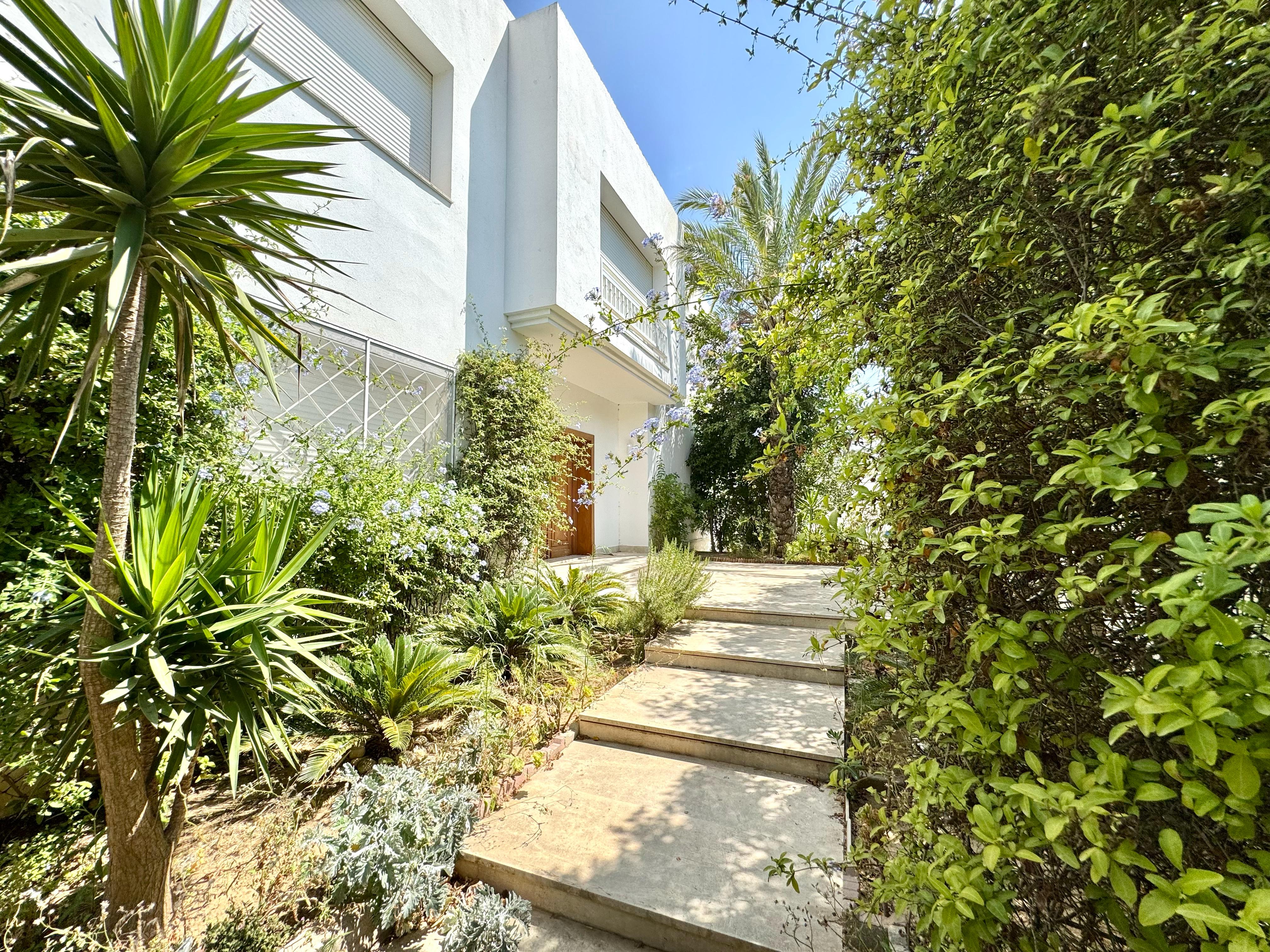 La Marsa Gammart Location Maisons Villa lgante avec piscine  gammarth