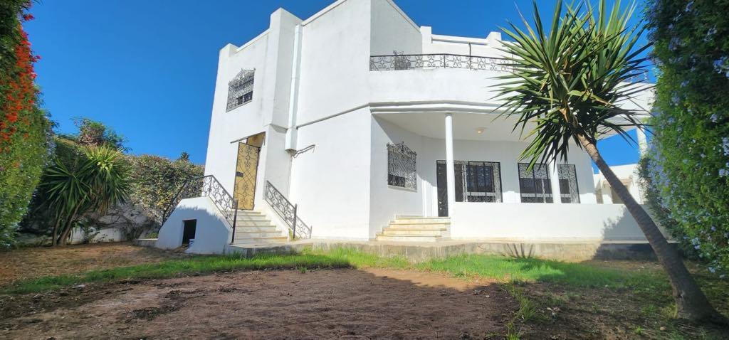 La Marsa Gammart Location Maisons Villa s4 avec jardin  gammarth