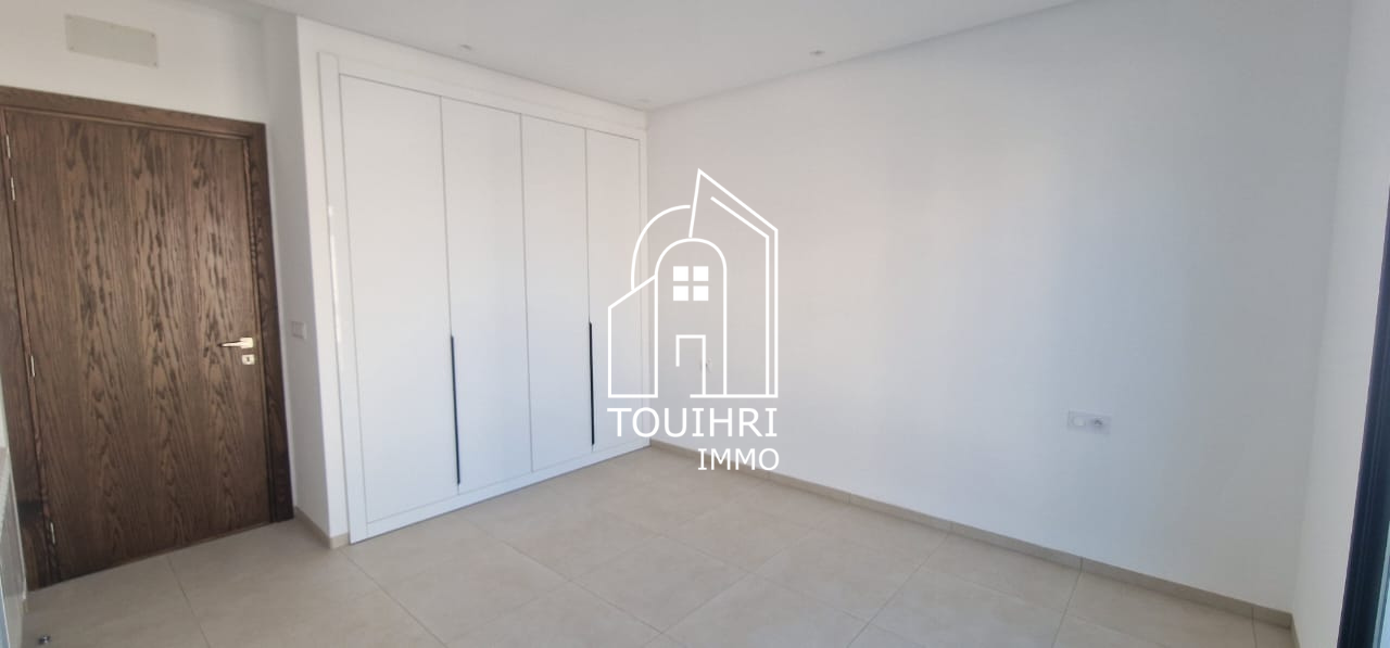 La Soukra Chotrana 1 Vente Appart. 4 pices Villa s3 avec suite parentale  chotrana 1