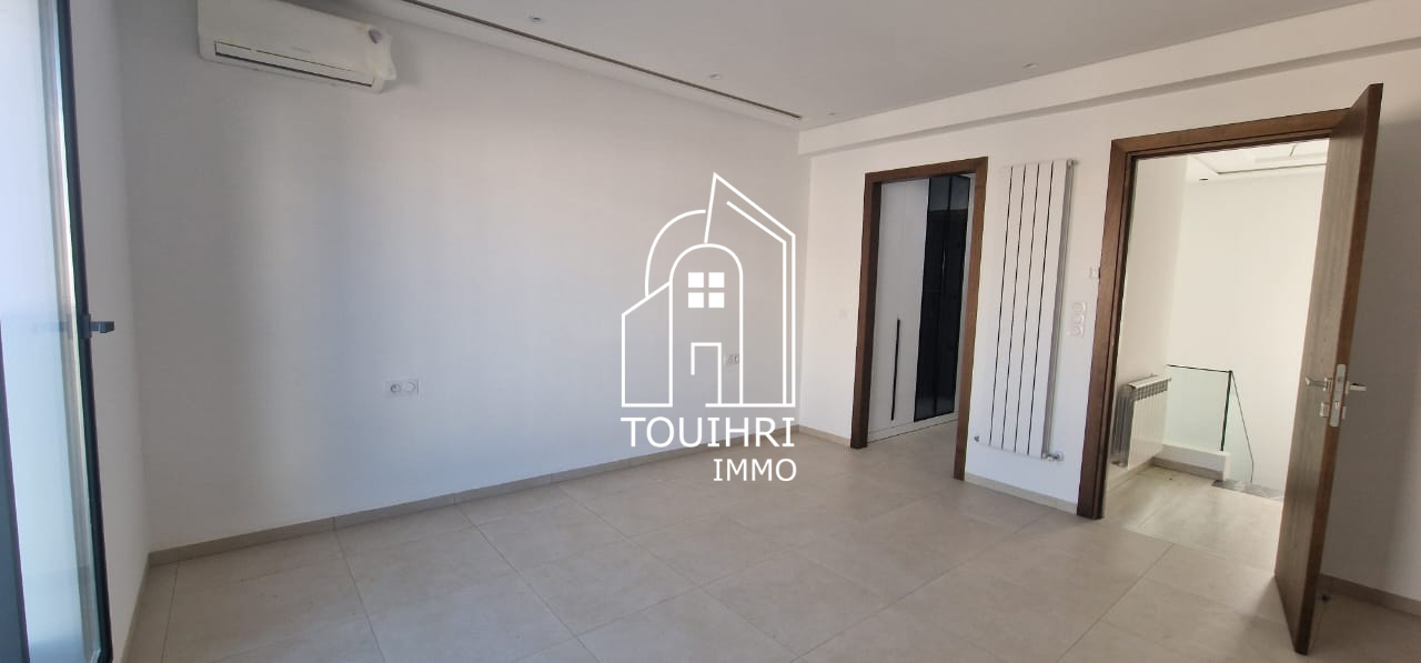La Soukra Chotrana 1 Vente Appart. 4 pices Villa s3 avec suite parentale  chotrana 1