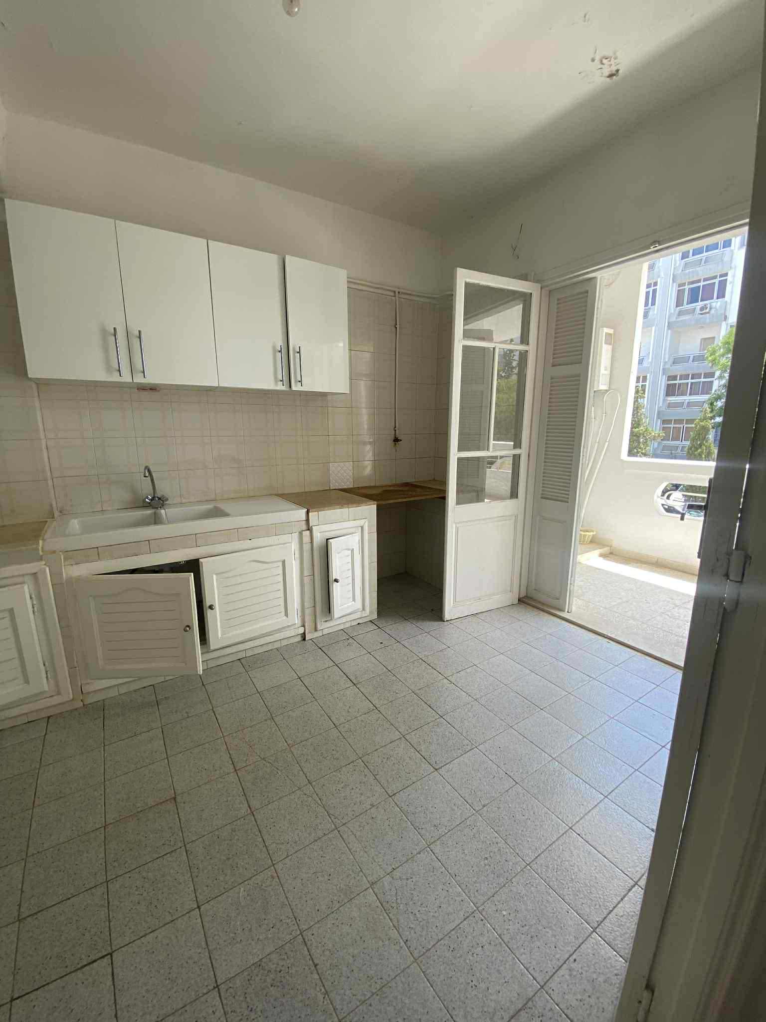 El Menzah El Manar 1 Location Appart. 1 pice S1 manar 1 spacieux