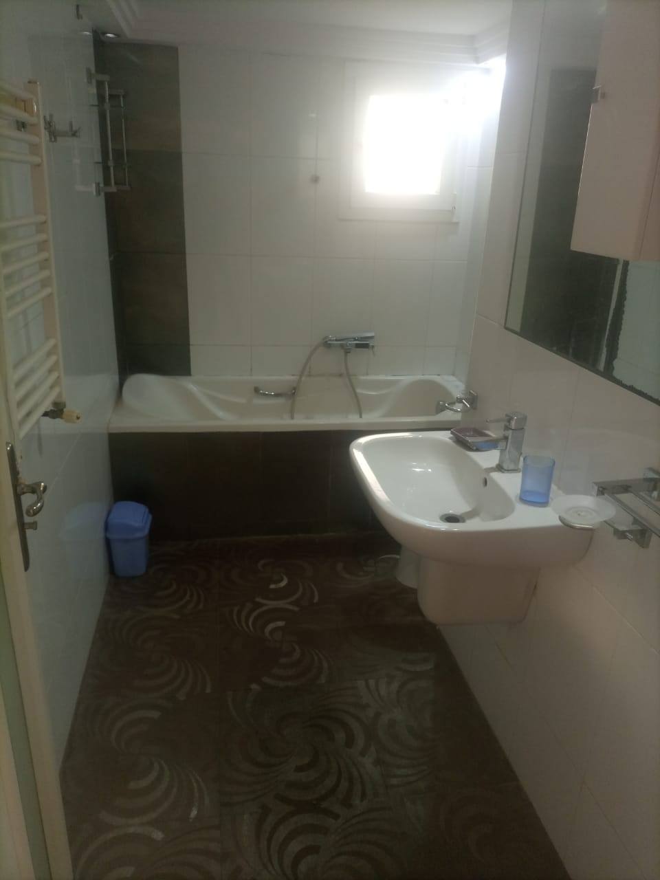 El Menzah El Menzah 9 Location Appart. 3 pices Etage de villa s3 r2f 72