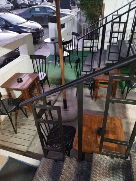 El Menzah El Manar 2 Vente Surfaces Fonds de commerce manar 2
