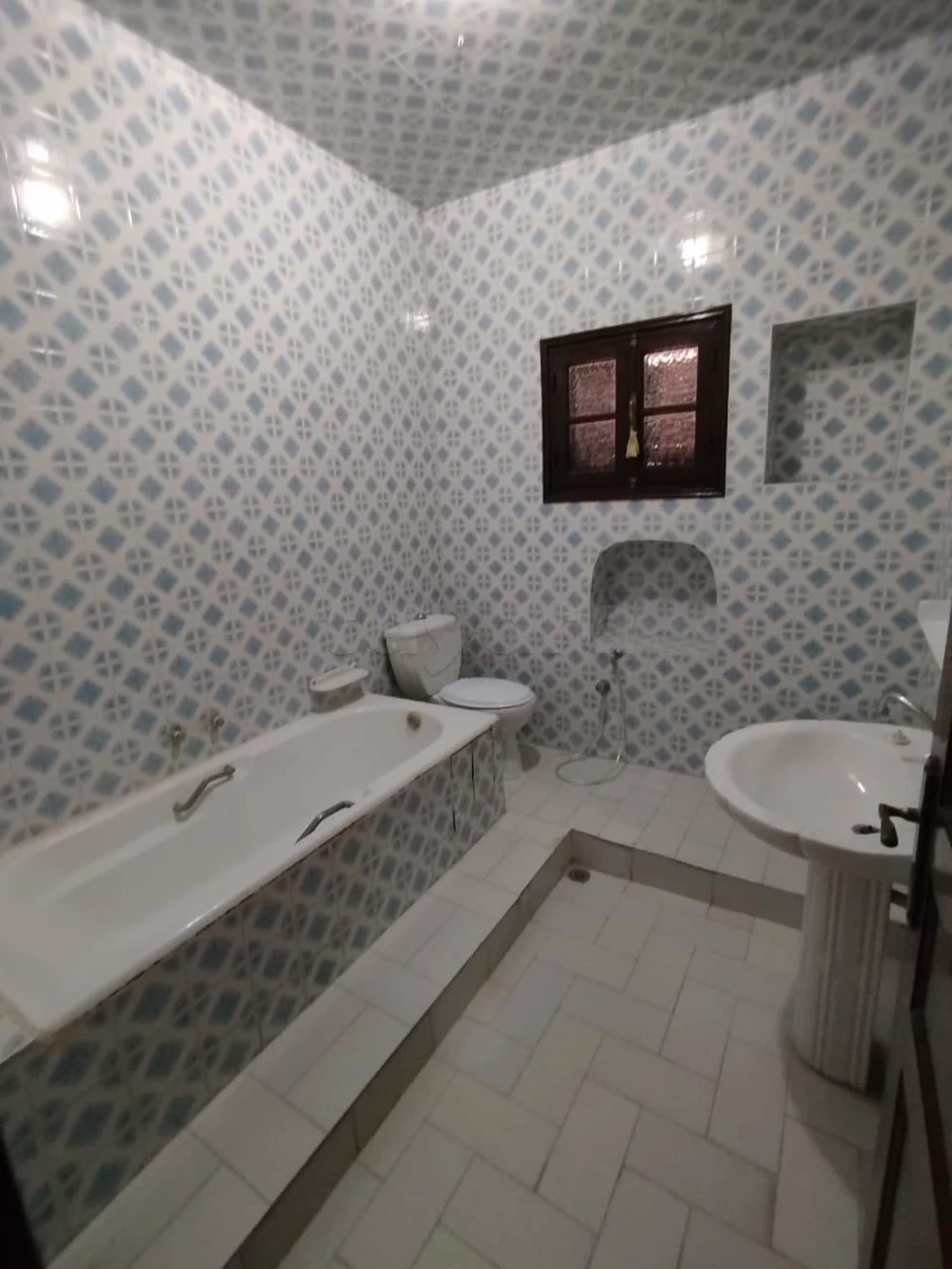 El Menzah El Menzah 9 Location Appart. 2 pices tage de villa s2 rf 74