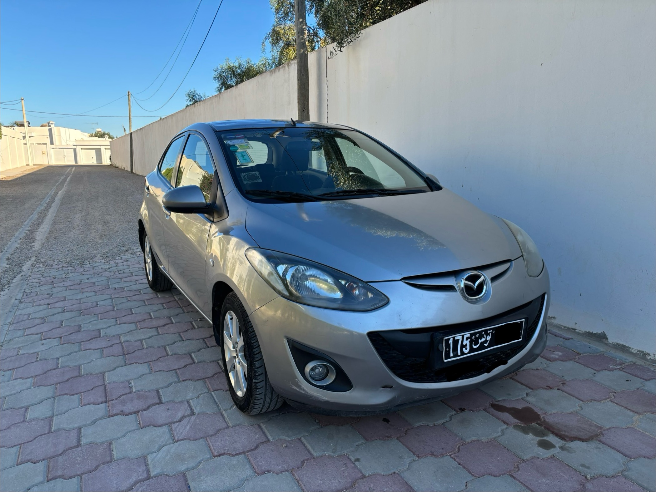 Menzel Chaker Cite El Habib Mazda 2 Mazda 2 bon tat