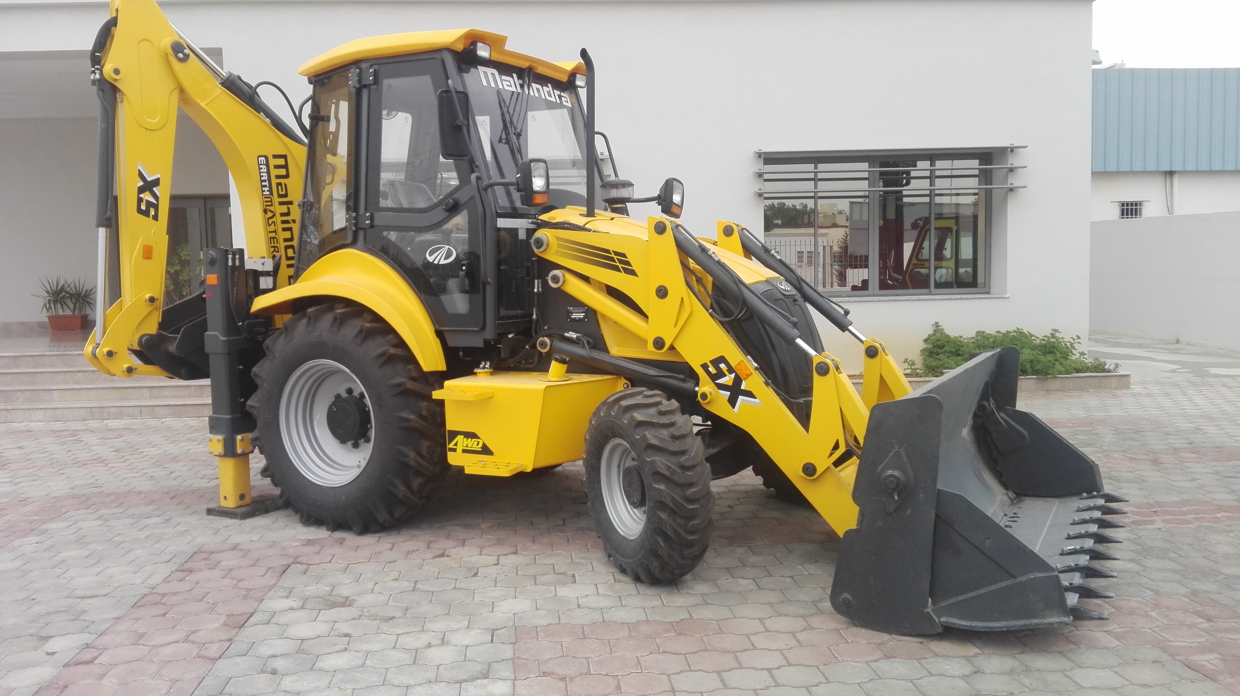 Akouda Akouda Mahindra Autre Modle Tractopelle mahindra 29429403