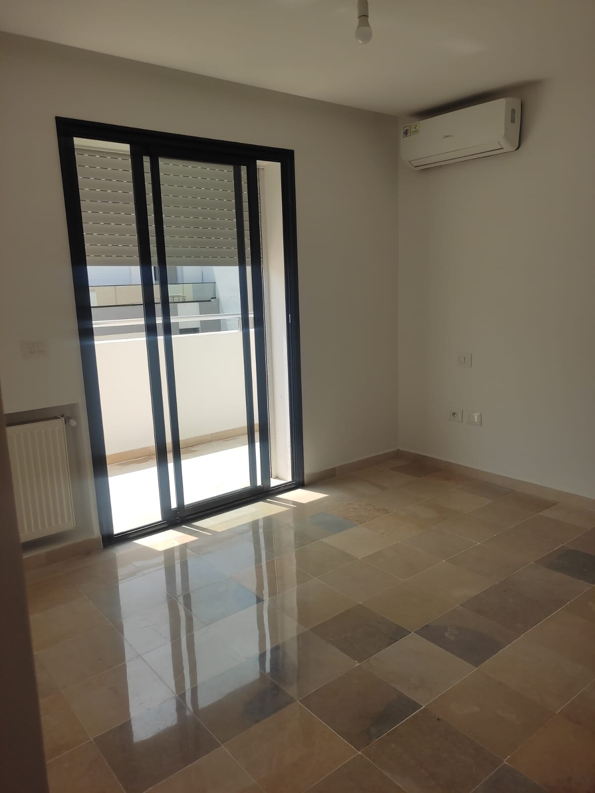 La Soukra La Soukra Location Appart. 1 pice Spacieux s1